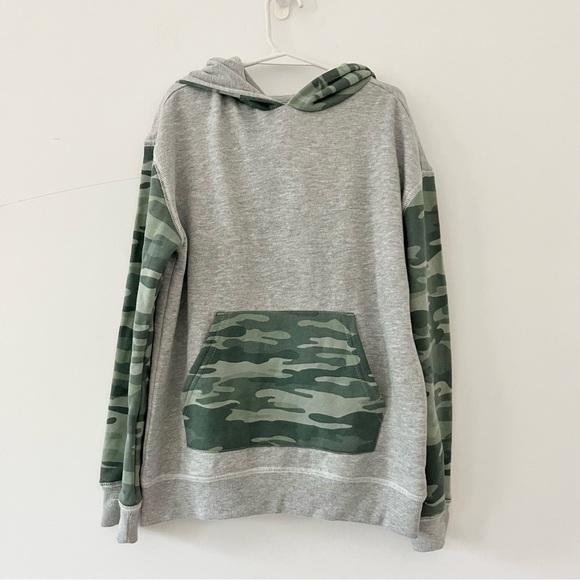 NWT Epic Threads fr Macy’s Camouflage and Gray Hooded Sweatshirt Small 56-74 lbs - Picture 1 of 7